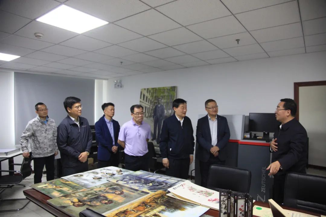 首都實業(yè)領(lǐng)導(dǎo)蒞臨漢龍公司指導(dǎo)工作