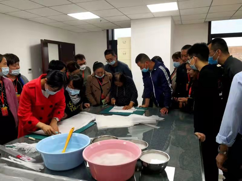 西北五省區(qū)文書檔案修復(fù)技術(shù)培訓(xùn)班在新疆舉辦