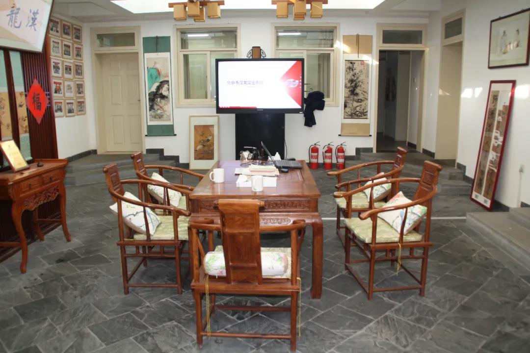 走進(jìn)漢龍文獻(xiàn)保護(hù)中心文獻(xiàn)修復(fù)室