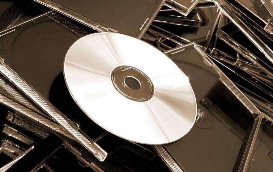 硬盤和光盤用來存儲(chǔ)檔案數(shù)據(jù)，哪個(gè)更可靠?